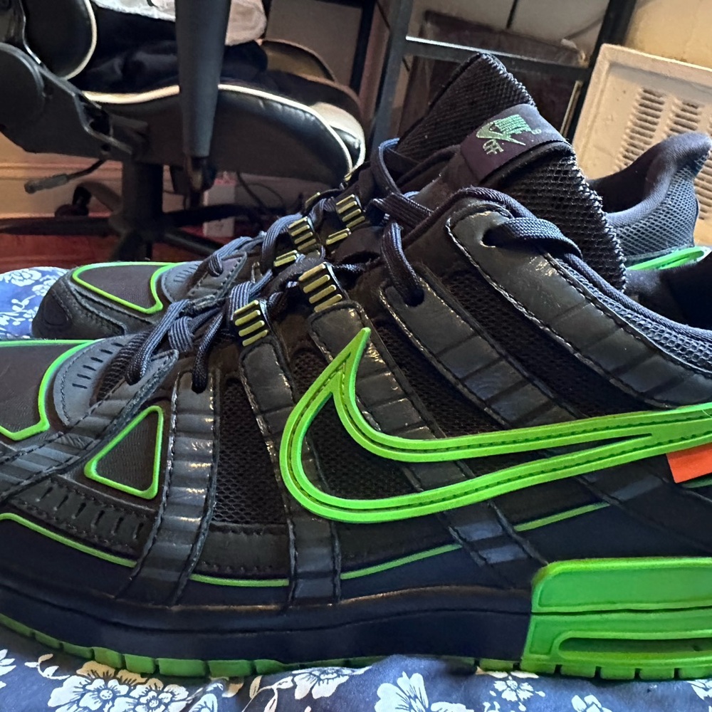 Off-White x Nike Air Rubber Dunk 'Green Strike' - Picture 2 of 3